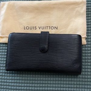 LV epi long wallet
